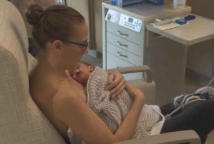 Rockford, Illinois, USA - Mercyhealth tracks hours that parents hold babies